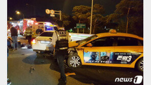 인천국제공항고속도로서 승용차 3중 추돌 사고…20대 女 사망