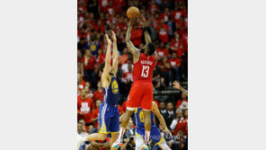 ‘3점슛 17방’ 휴스턴, 골든스테이트와의 시리즈 원점 돌렸다