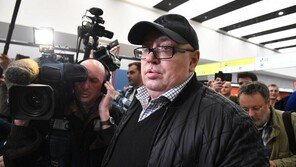 항공기 화재시 짐 찾느라 탈출 방해한 ‘뚱보 승객’…러시아 국민 밉상에