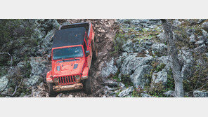 진흙구덩이 넘고 암벽길도 거뜬… 못가는 길이 없네