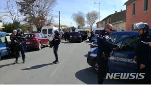 “프랑스 툴루즈 공항 부근서 무장괴한 여럿 붙잡고 인질극”