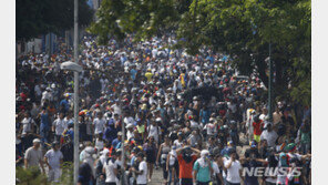 美·유럽, 베네수엘라 개입 착수…마두로, 野보복 강화