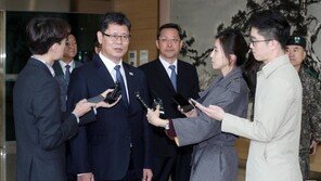 방북 마친 김연철 “北, 공동선언 이행 공감…리선권에 안부”