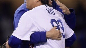 류현진, 홈구장 전승 퍼레이드…2170일만의 완봉승까지