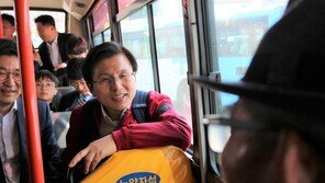 ‘장외투쟁’ 황교안 대표 연설문 어떻게 작성되나