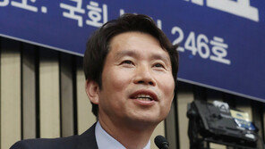 與 의원들, 이인영 선택 이유는…친문 쏠림 견제·쇄신 기대