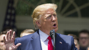 트럼프, 행정특권 발동…뮬러특검보고서 원본 제출 거부
