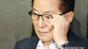 박지원 “이인영 축하…한국당 원내대표실로 출근하라”