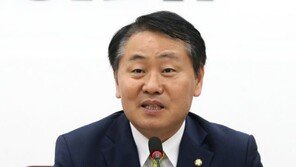 김관영 “사퇴 거부는 당 단합 이끌어내기 위한 작전”