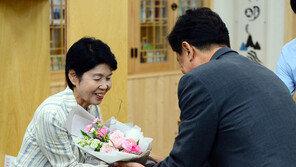 “지금이 배움의 적기” 칠순 훌쩍 넘어 검정고시 합격한 만학도 ‘함박웃음’