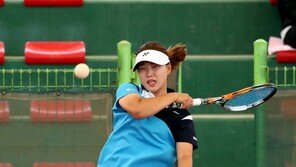 [동아포토]제97회 동아일보기 전국정구대회 여자 일반부, 농협 문혜경 우승