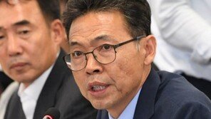 홍장표 “소득분배, 빠르게 악화…최저임금 인상은 긍정적”