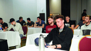 V리그 복귀 산체스 “친구 많은 V리그…돌아오게 돼 기쁘다”