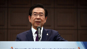 대한애국당, 광화문광장에 천막 기습설치…박원순 “불법 단호대응”