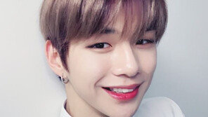 ‘소속사 분쟁’ 강다니엘 “떳떳한 모습 보여드릴 것”…자필 편지 공개