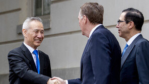 美中무역협상 종료…므누신 “건설적”·류허 “잘 진행”