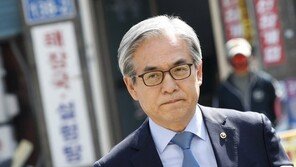 ‘BMW화재 결함은폐 의혹’ 김효준 회장, 18시간 조사…혐의 부인