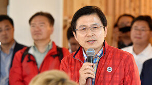 황교안, ‘1대1 회담’ 조건 靑 난색에 “정당별로 하면 되지 않느냐”