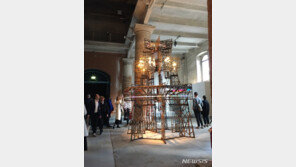 베니스 비엔날레 본전시 작가 황금사자상, 미국 자파 아서