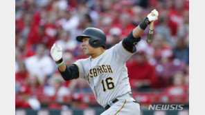 강정호, 대타로 나서 헛스윙 삼진…23타수 연속 무안타