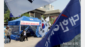 서울시 “13일까지 천막 철거하라” vs 대한애국당 “세월호 기억공간도 치워야”