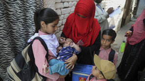 파키스탄 의사, 오염된 주사기로 400명 에이즈 감염시켜