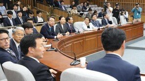 ‘추대냐, 경선이냐’…복잡한 바른미래, 새 원내사령탑 어떻게?