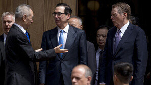 골드만삭스 “무역전쟁, 美 경제 성장률에 최대 0.4% 타격” 