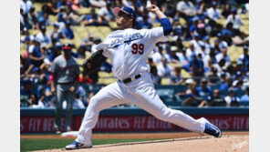 류현진, NL 다승 공동1위·MLB ERA 2위 ‘우뚝’…“사이영상 초반선두”