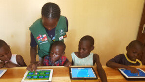 “한국아스트라제네카 사내 바자 수익금 기부했어요”