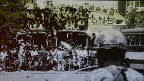 5·18 당시 美정보요원 “전두환, 광주 내려와 사살 명령 내렸다”