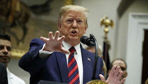 트럼프, “추가관세는 중국부담, 타협 않으면 큰위기에” 경고