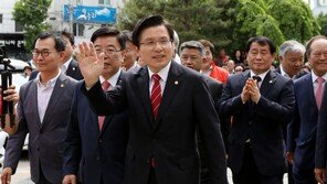 청와대-황교안, 여야대표 회동 방식두고 ‘핑퐁게임’…판 깨지나