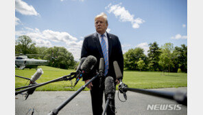 트럼프 지지율 44%…흑인·히스패닉·젊은층에서 약세