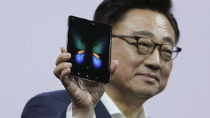 이통사, 갤럭시폴드 망 연동 테스트…6월 출시 초읽기?