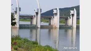 낙동강 洑개방 피해 농민들에 ‘8억 배상’ 첫 결정