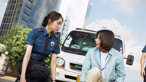 ‘어벤져스 엔드게임’ 2위로 밀려났다, 1위는 ‘걸캅스’