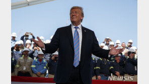 “트럼프, 화웨이 사용금지 행정명령 15일에 서명할 듯” FT