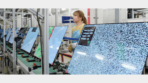 12초에 한대씩 올레드 TV 뚝딱… 168시간 극한 테스트도