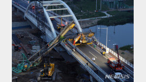 ‘항타·항발기 사고’ 안양교 교통 통제 이제야 해제…출근길 ‘혼잡’ 