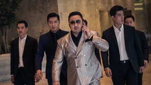 마동석 ‘악인전’이 라미란 ‘걸캅스’를 눌렀다