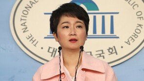 이언주 “김정은 자유민주사상 접근? 송영무 제 정신인가”