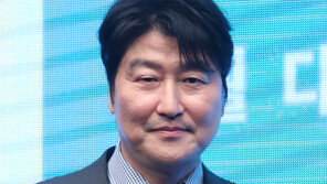 송강호, 로카르노영화제 엑설런스상…아시아 배우 최초