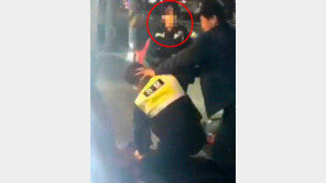 [영상]대림동 여경 취객 대응 영상에 시끌…“무능” vs “여혐”