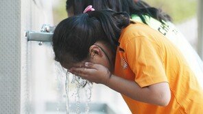 한낮 최고기온 30도…땀 안흘리고 말 어눌해지면 탈수증 위험