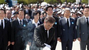 文대통령 오늘 5·18 기념식 참석…‘격년에 한번’ 약속 지켜