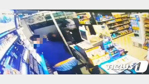‘부산 흉기난동’ 조현병 30대, 편의점서 흉기 휘둘러 3명 부상