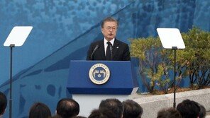 5·18기념사서 ‘울컥’…文 대통령은 왜 광주에 ‘미안하다’ 했나