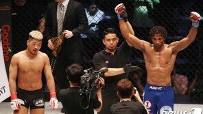 ‘패배 인정’ 권아솔 “욕 먹어도 싸다…만수르 나보다 강해”