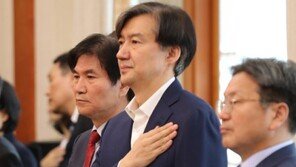 개헌안 다시 꺼내 든 조국…“우리 모두 5·18의 자식”